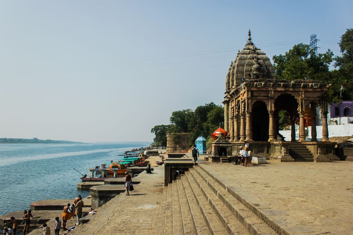 Peaceful Narmada ghats and sunsets at Garudeshwar