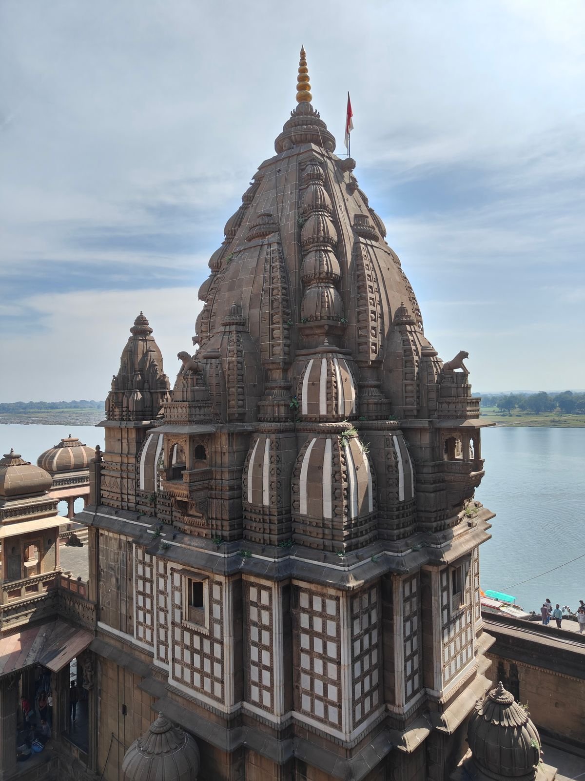 Garudeshwar Datta Temple on the Narmada — 5 minutes away